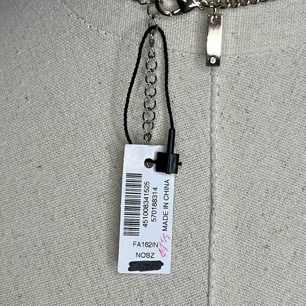 White House Black Market Necklace - Picture 14 of 14